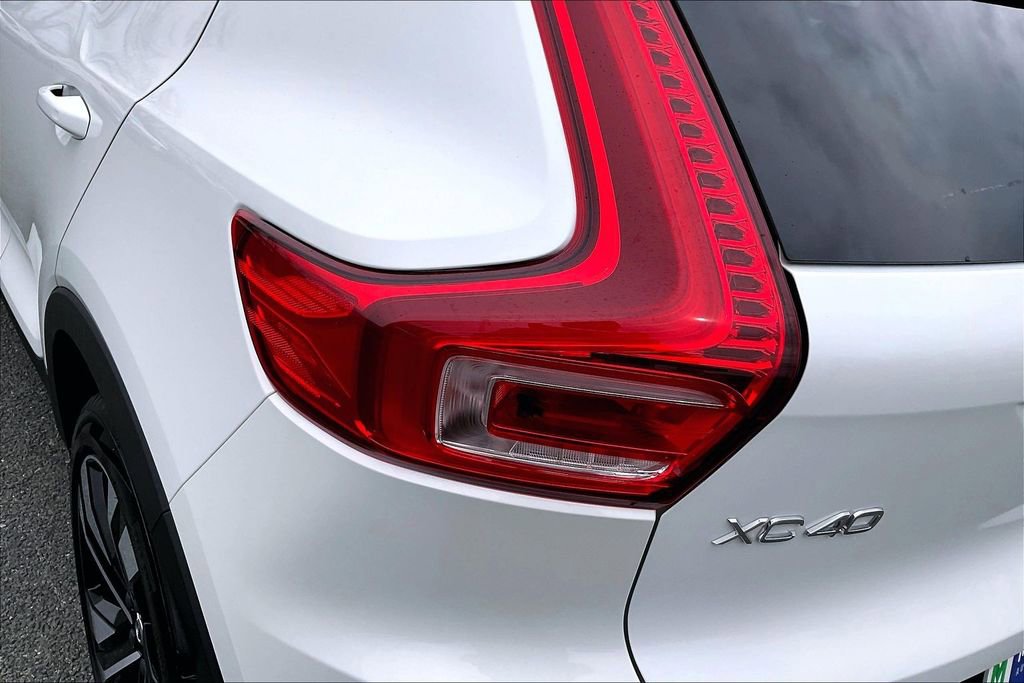Certified 2023 Volvo XC40 B5 Plus w/ Climate Package image 23