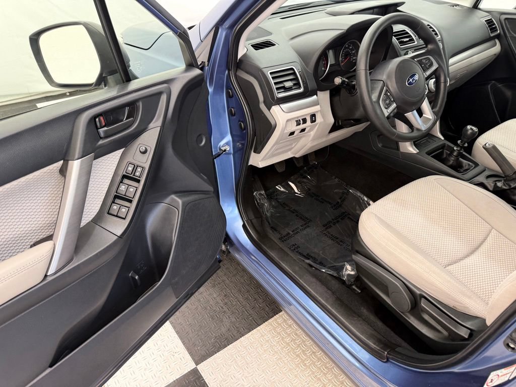 Used 2017 Subaru Forester 2.5i AWD/4WD image 28