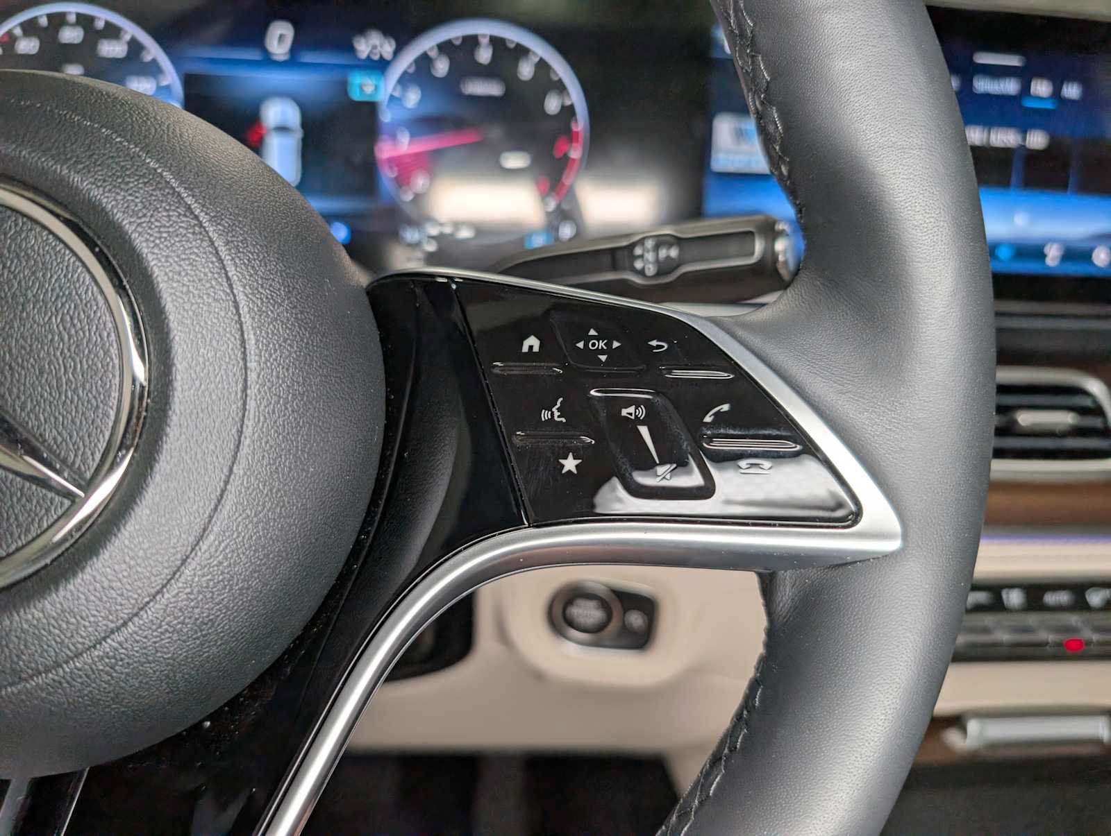 Certified 2026 Mercedes-Benz GLE 580 4MATIC image 32