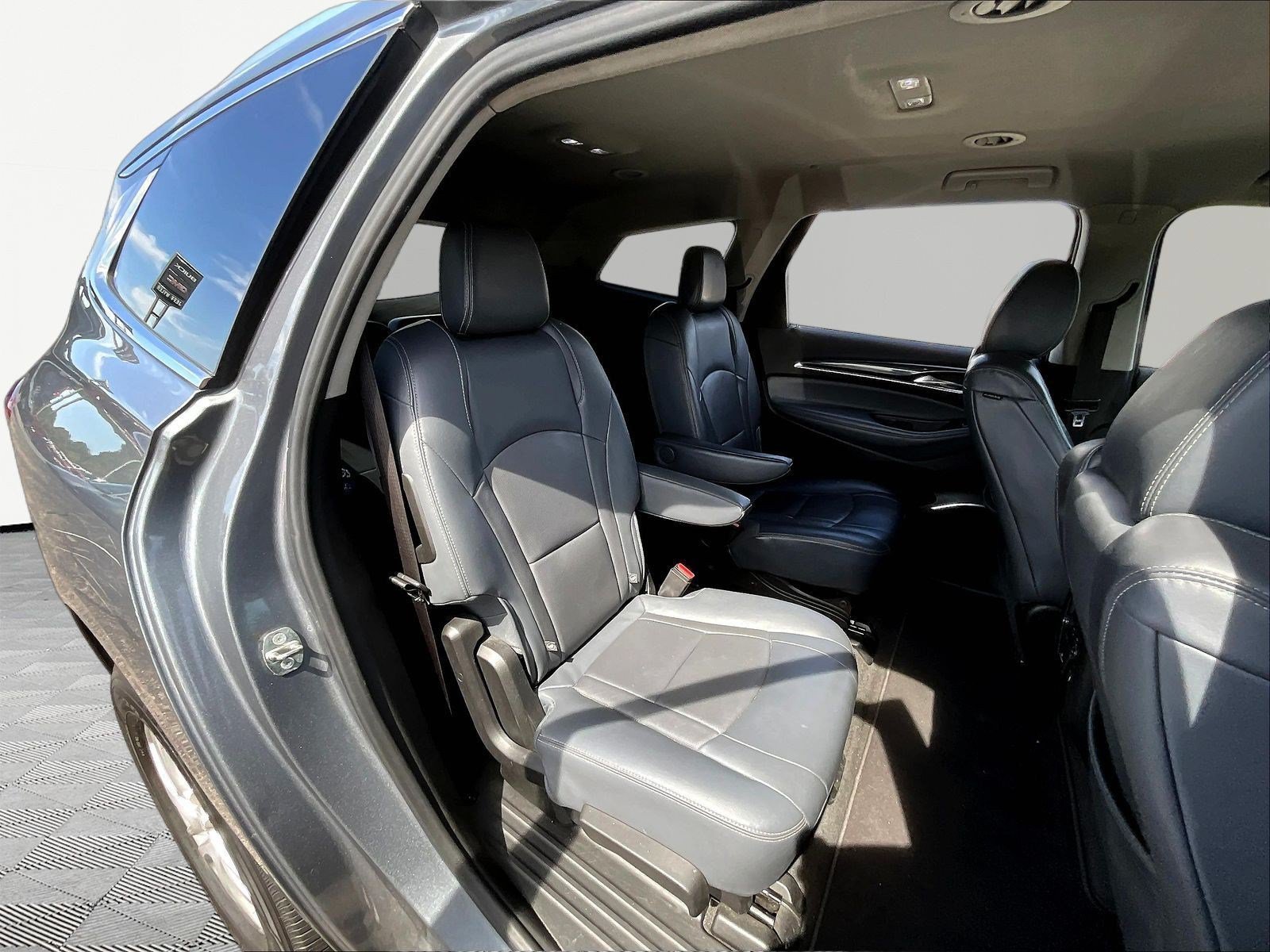 Used 2018 Buick Enclave Essence FWD image 25