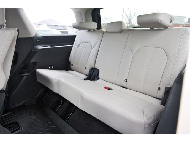 Used 2023 Ford Expedition Platinum image 12
