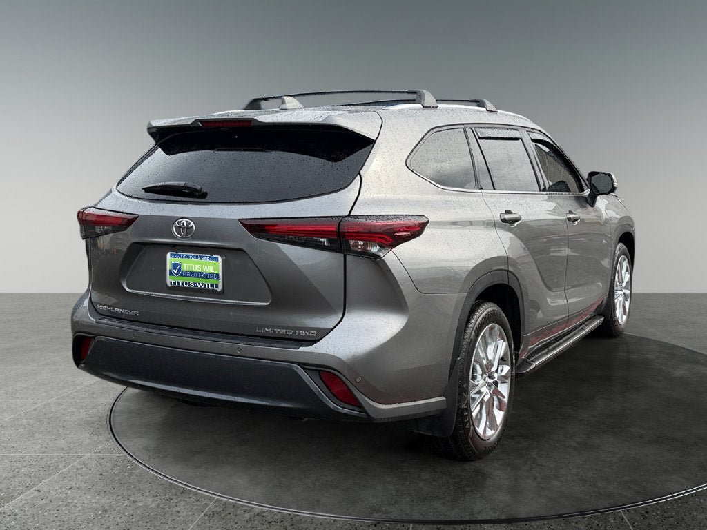 Used 2025 Toyota Highlander Limited AWD/4WD image 9