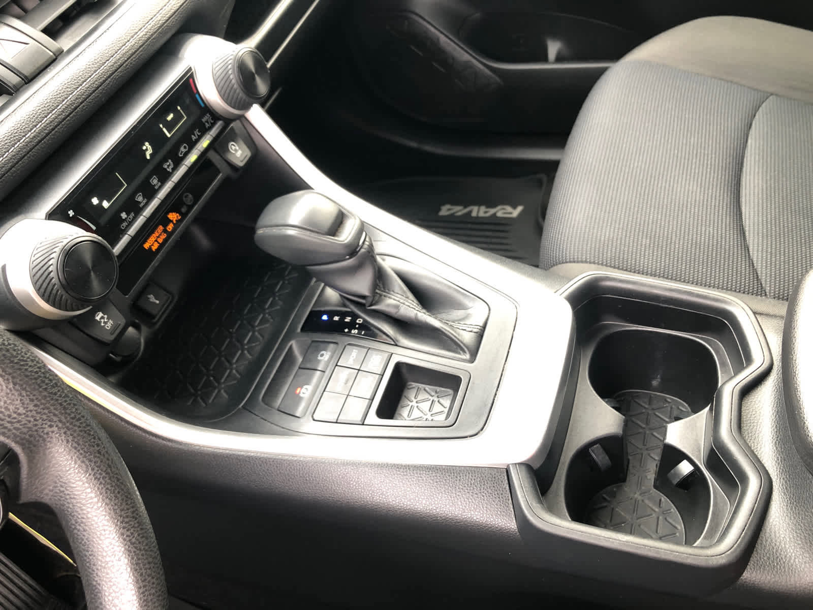 Used 2021 Toyota RAV4 LE AWD/4WD image 20