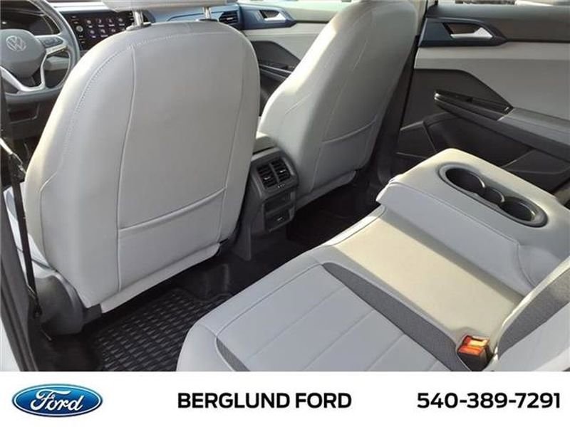 Used 2024 Volkswagen Taos SE image 35