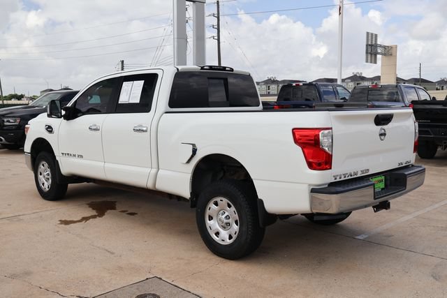 Used 2018 Nissan Titan SV AWD/4WD image 4