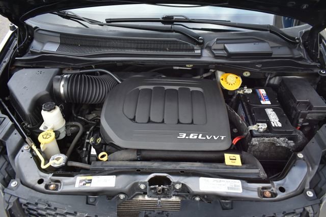 Used 2017 Dodge Grand Caravan SXT w/ Driver Convenience Group image 51