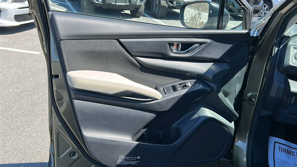 Used 2025 Subaru Ascent Premium image 9