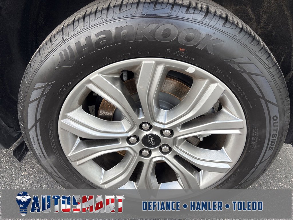 Used 2024 Ford Edge Titanium image 10