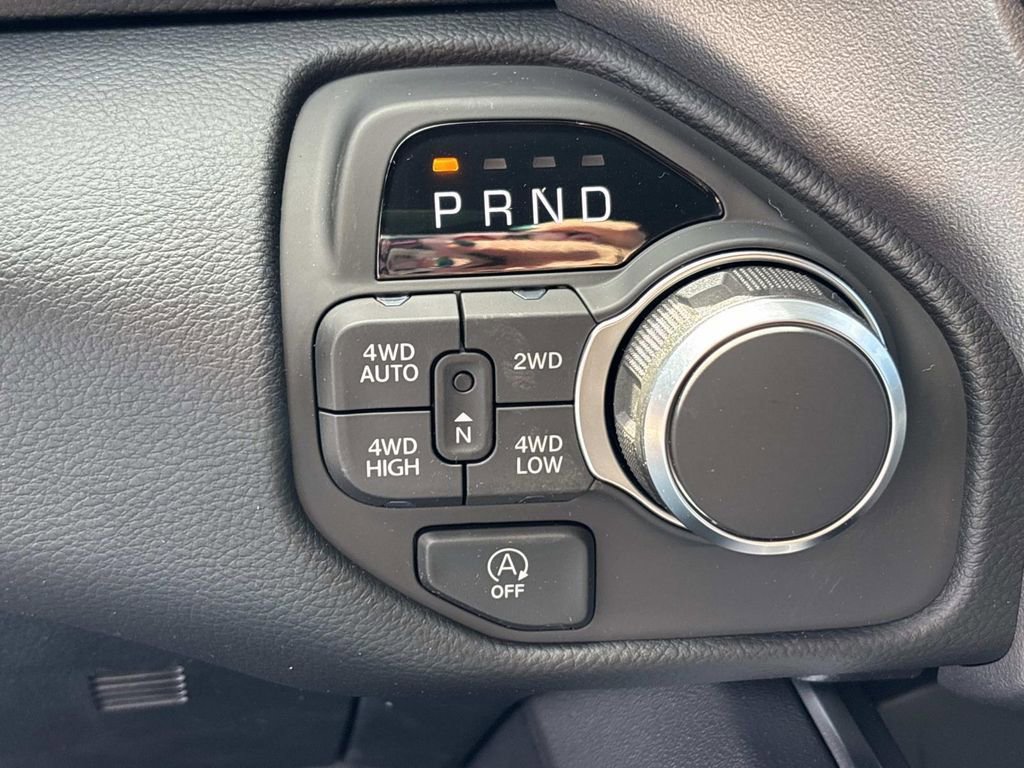 New 2026 RAM 1500 4x4 Crew Cab image 16