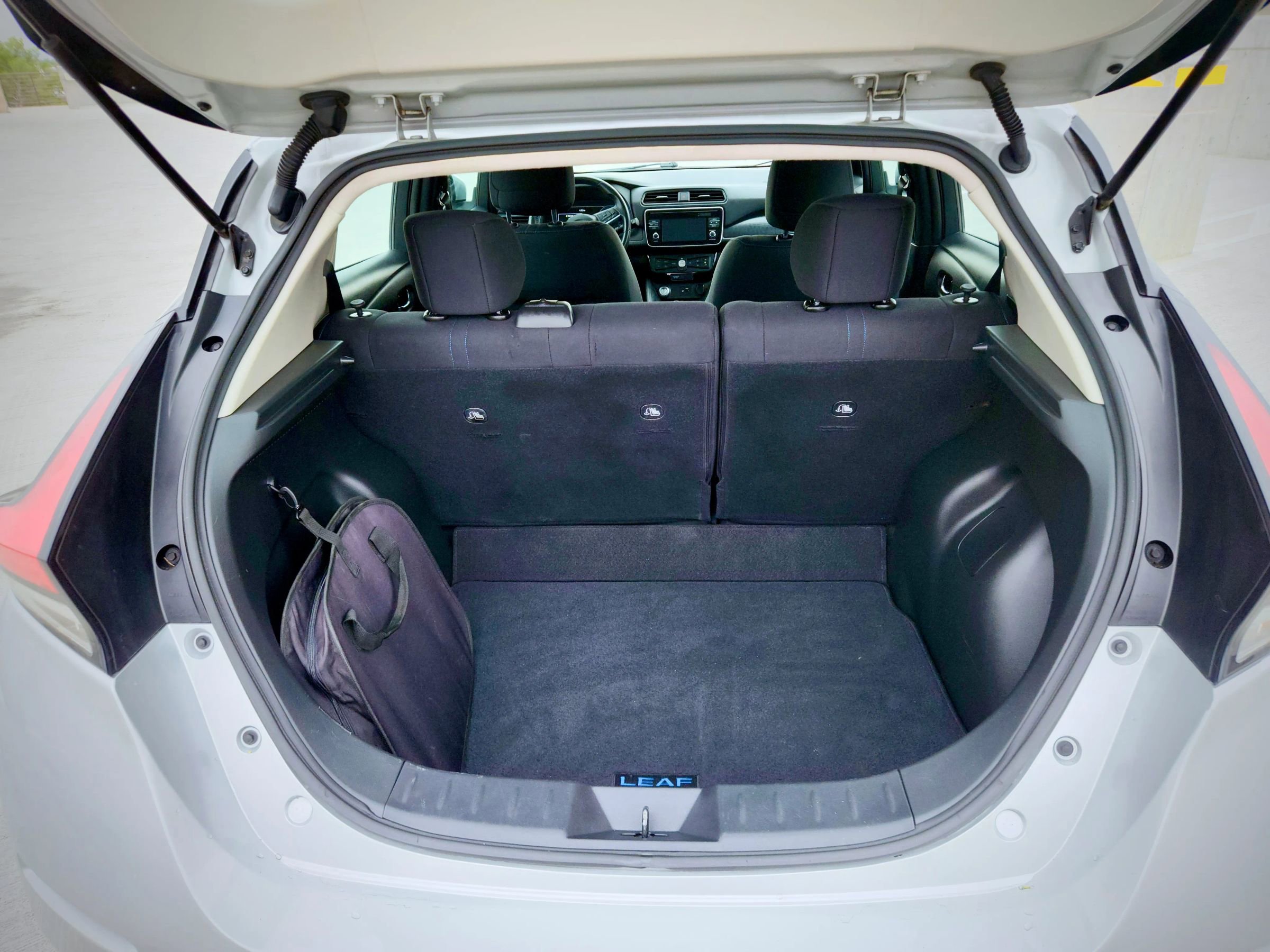 Used 2018 Nissan Leaf SV FWD image 23