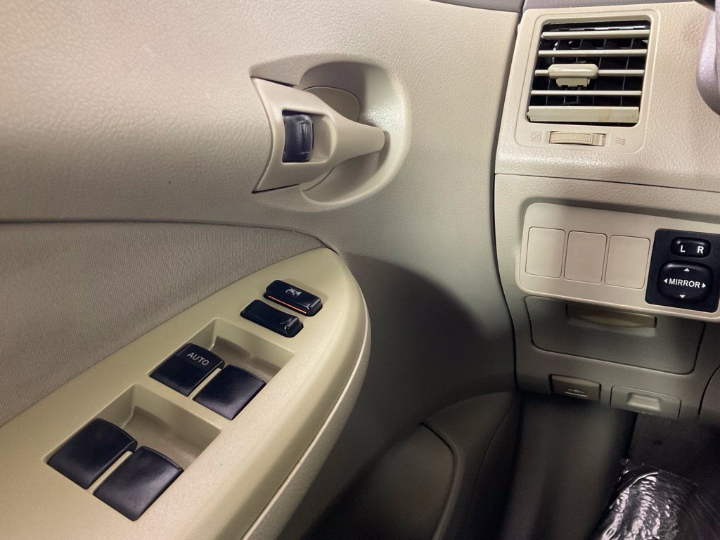 Used 2009 Toyota Corolla LE FWD image 19