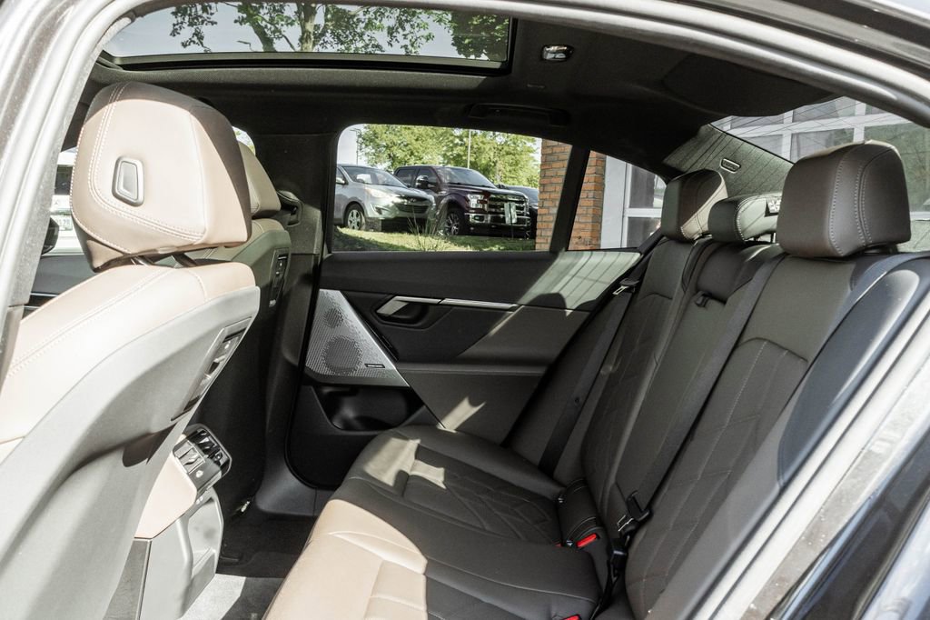 Used 2026 BMW 530i xDrive AWD/4WD image 26