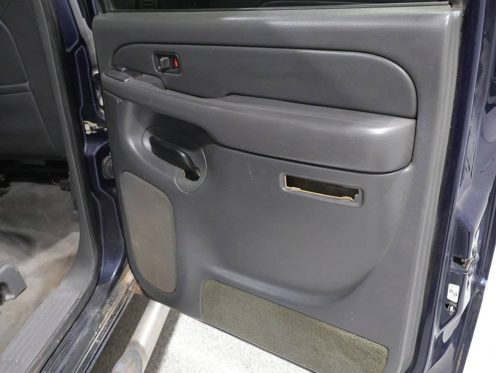 Used 2004 Chevrolet Avalanche 4x4 w/ Preferred Equipment Group image 26