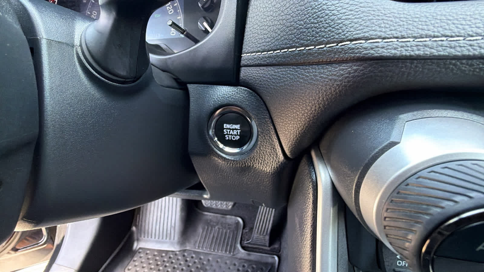 Used 2023 Toyota RAV4 XLE Premium FWD image 17