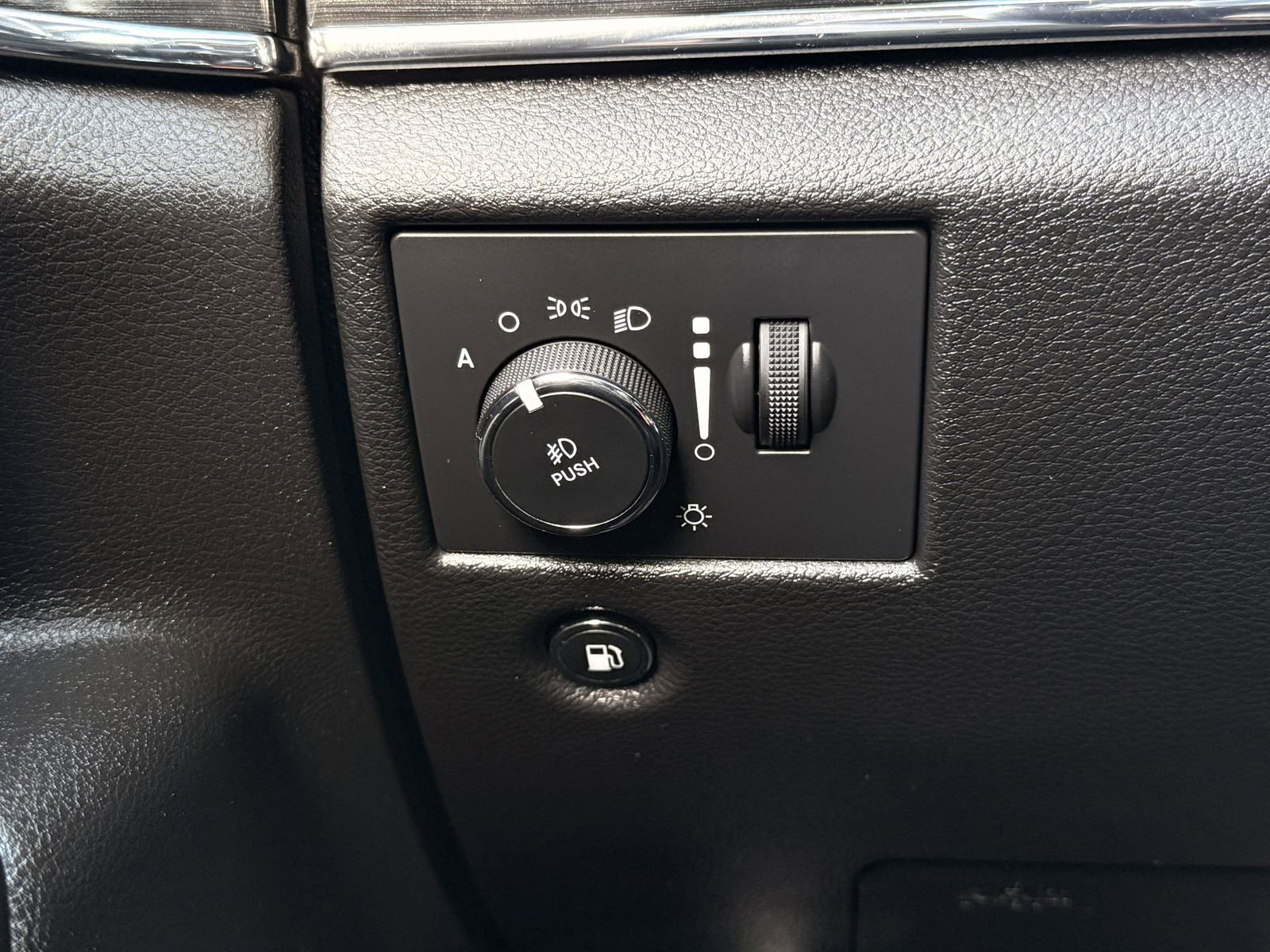 Used 2019 Jeep Grand Cherokee Trailhawk image 24