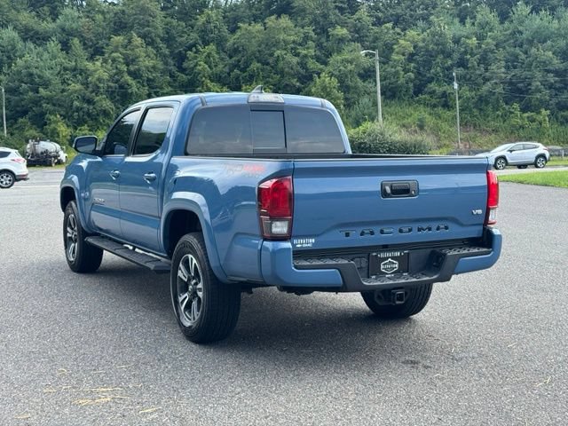 Used 2019 Toyota Tacoma TRD Sport AWD/4WD image 5