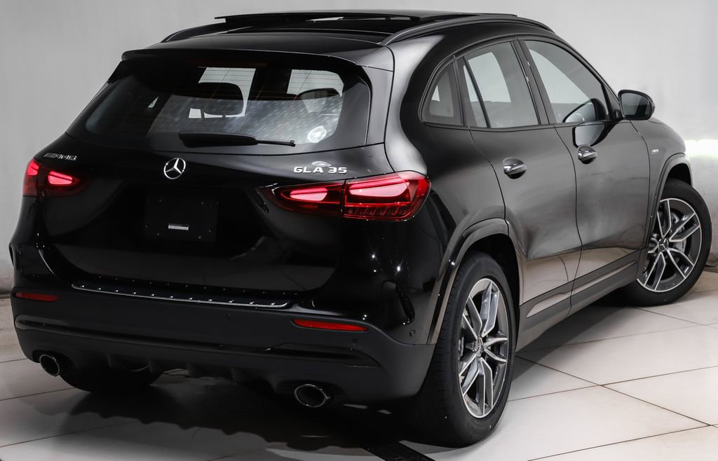 New 2026 Mercedes-Benz GLA 35 AMG 4MATIC image 3
