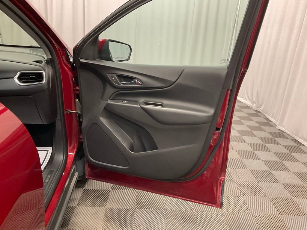 Used 2020 Chevrolet Equinox LT image 28