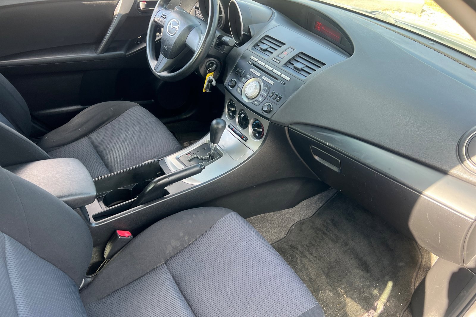 Used 2010 MAZDA MAZDA3 i Sport image 12