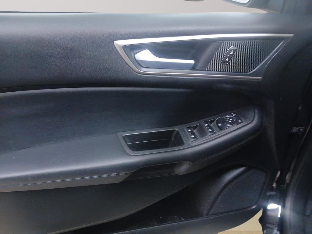 Used 2024 Ford Edge SEL image 18