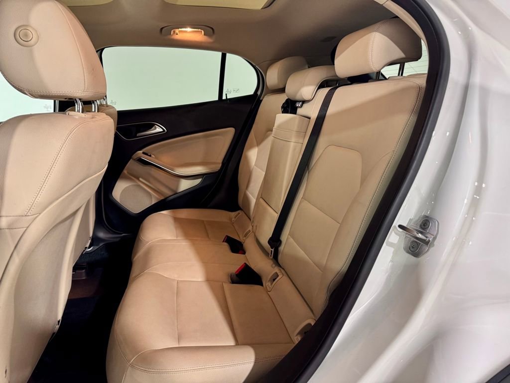 Used 2020 Mercedes-Benz GLA 250 4MATIC w/ Premium Package image 29