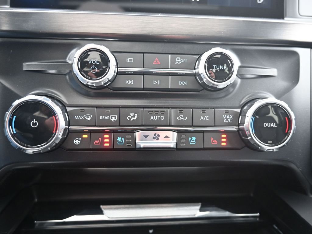 New 2025 Ford F350 Lariat w/ Lariat Ultimate Package image 38