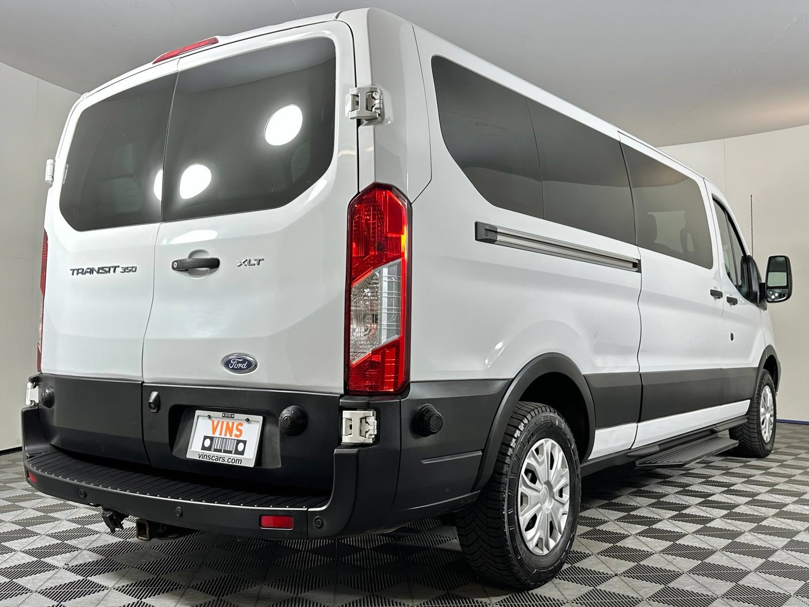 Used 2019 Ford Transit 350 XLT RWD image 4