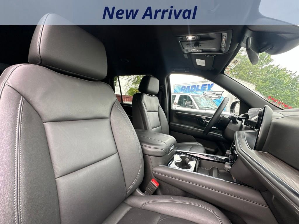 Certified 2025 Chevrolet Suburban Z71 AWD/4WD image 4