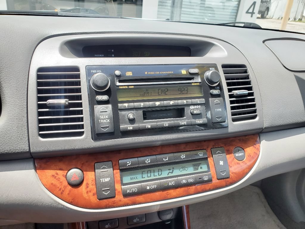 Used 2002 Toyota Camry LE FWD image 20