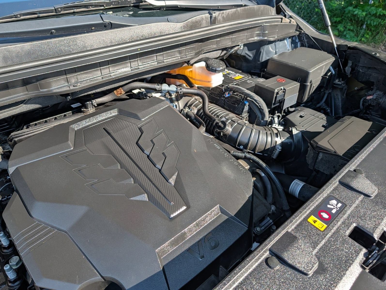 Used 2025 Kia Carnival EX FWD image 31