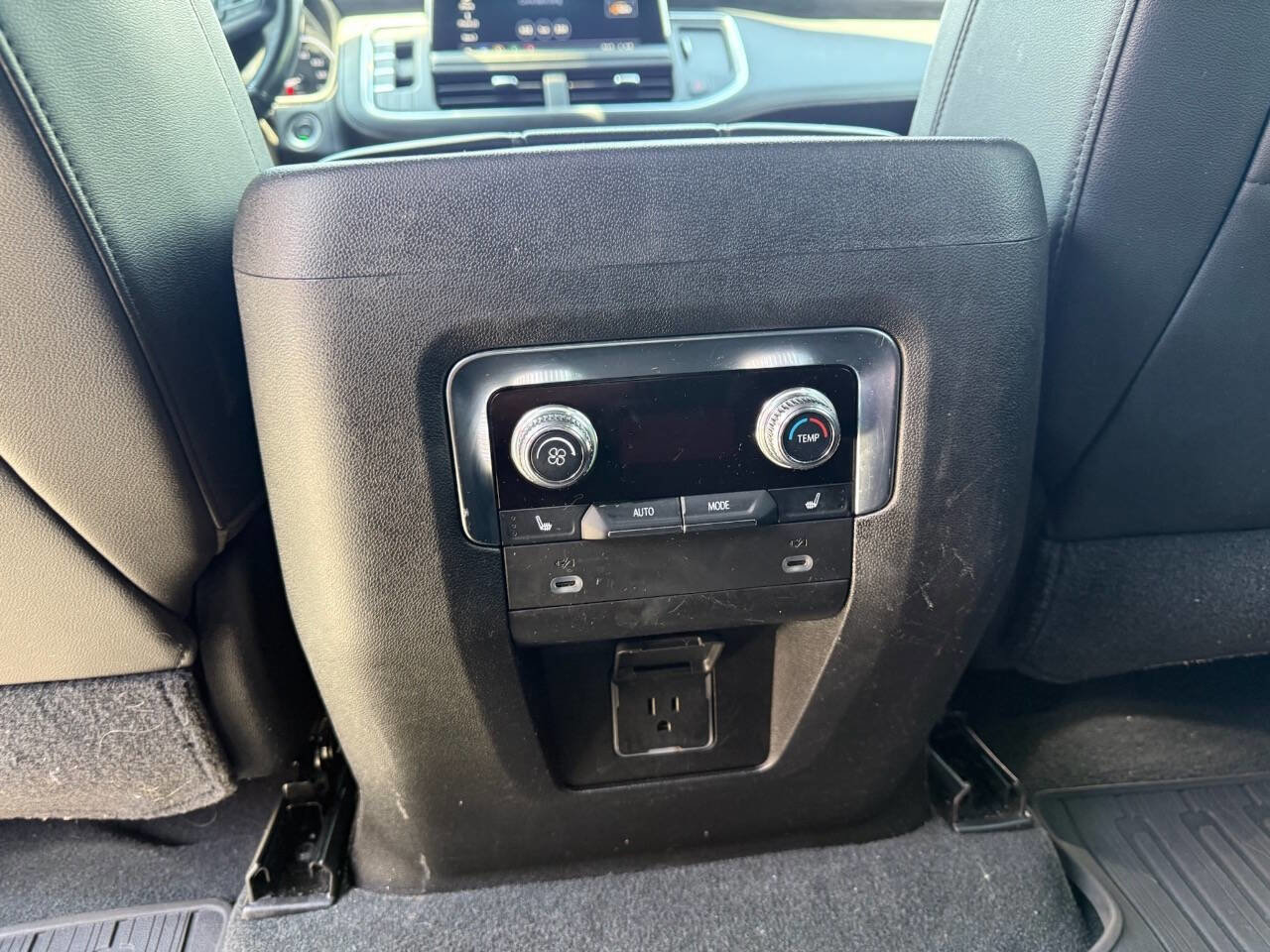 Used 2021 GMC Yukon SLT w/ SLT Luxury Plus Package AWD/4WD image 7