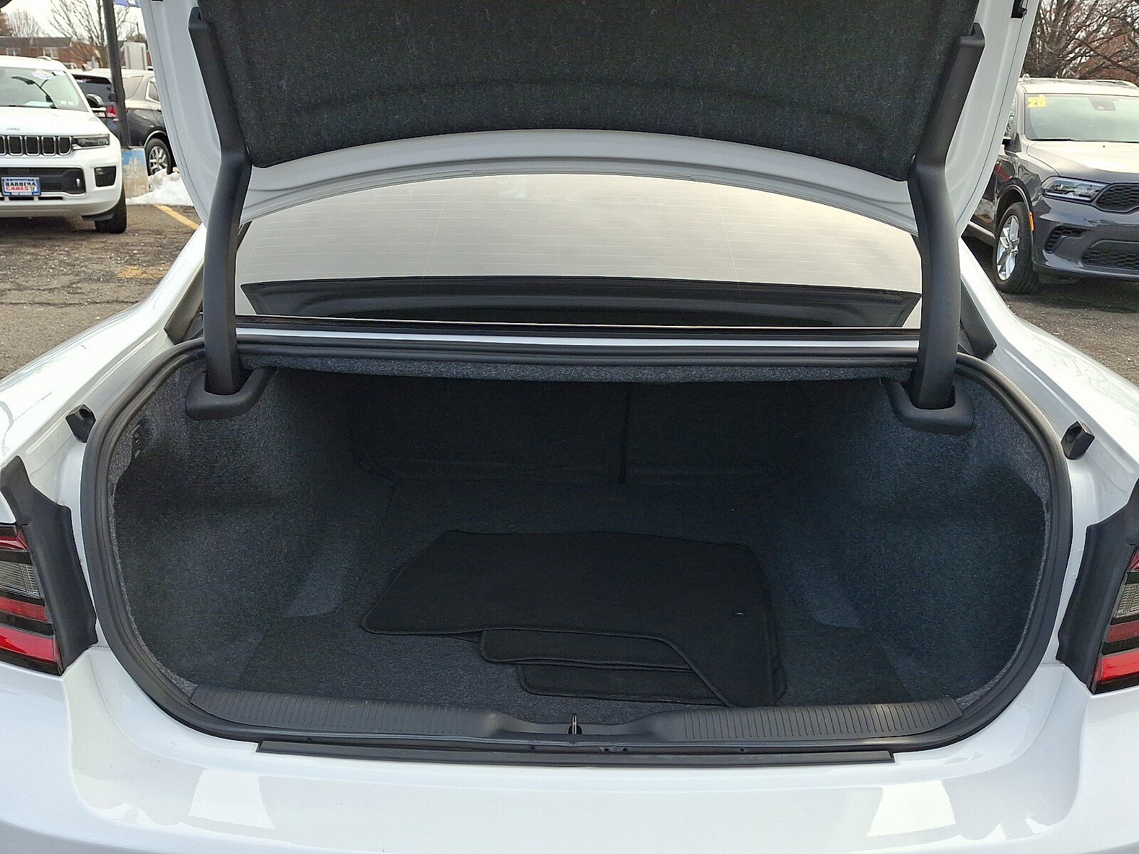Used 2023 Dodge Charger SXT w/ Blacktop Package image 29
