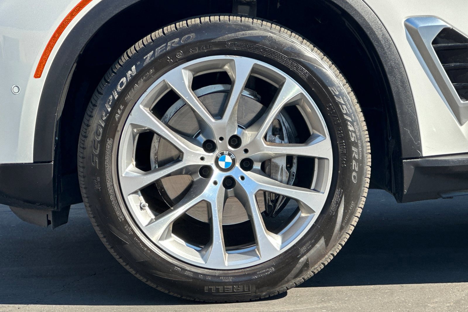 Used 2024 BMW X5 sDrive40i w/ Premium Package image 26