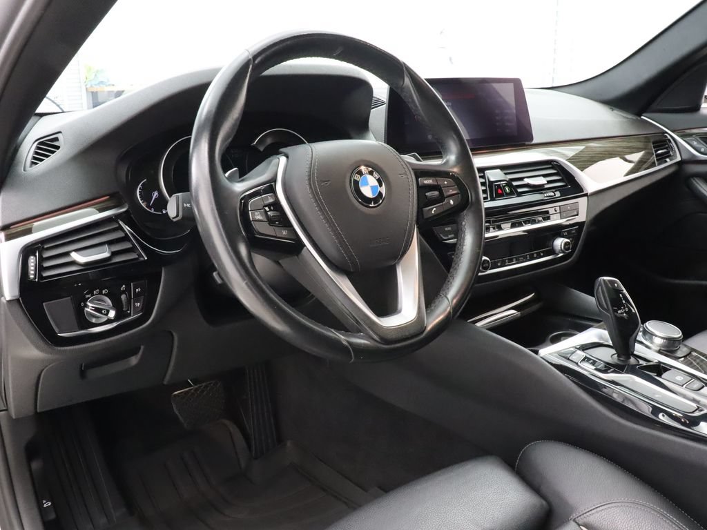 Used 2019 BMW 530i w/ Convenience Package RWD image 15