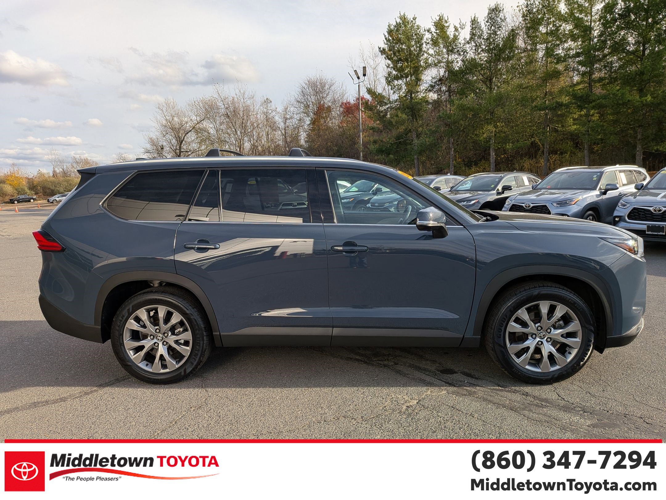 Used 2024 Toyota Grand Highlander Limited image 2