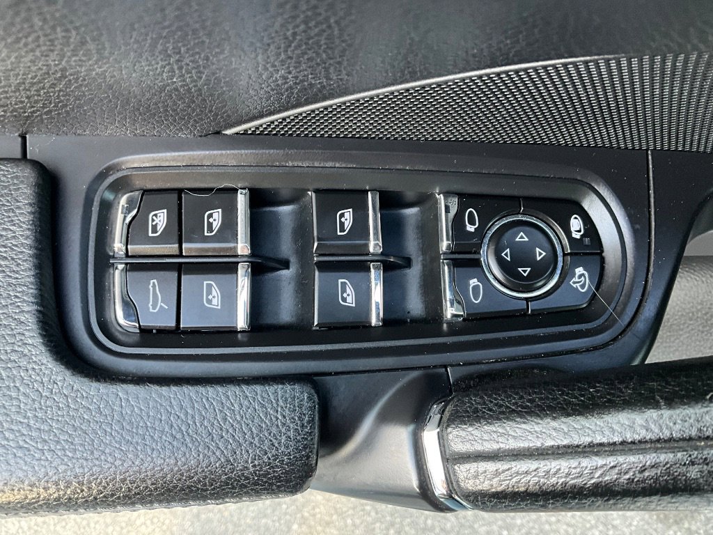 Used 2013 Porsche Cayenne 6-Speed Manual image 50