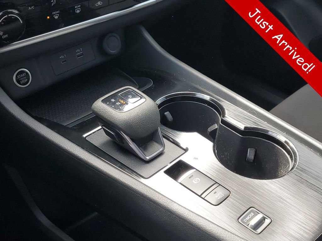 Used 2023 Nissan Rogue S FWD image 31