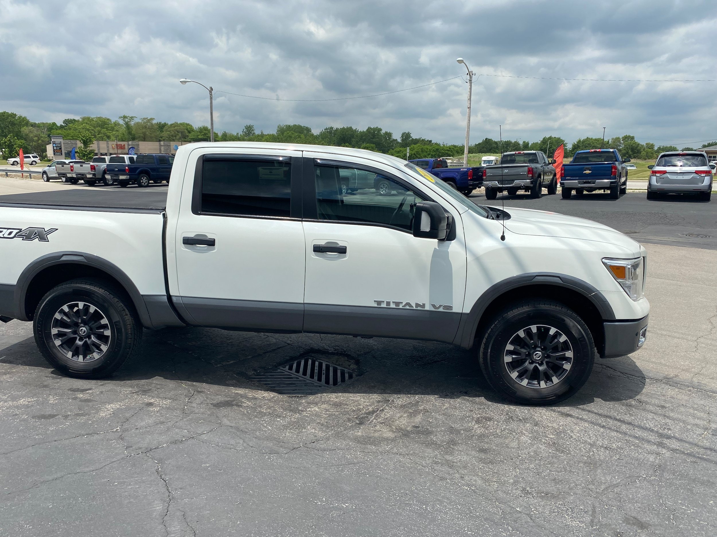 Used 2018 Nissan Titan PRO-4X w/ Pro-4x Utility Package AWD/4WD image 6
