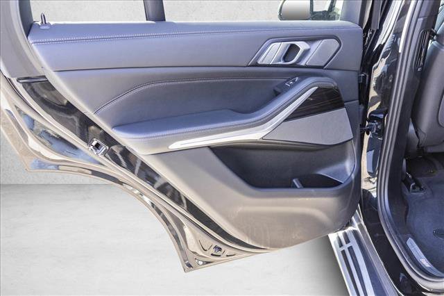 Used 2025 BMW X5 xDrive50e image 22