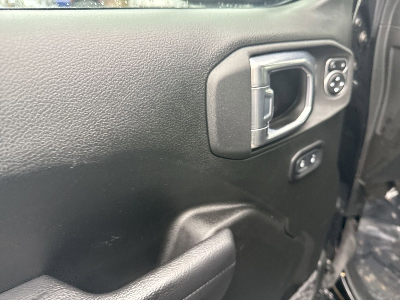 Used 2022 Jeep Wrangler Unlimited Rubicon w/ Xtreme Recon 35" Tire Package image 15