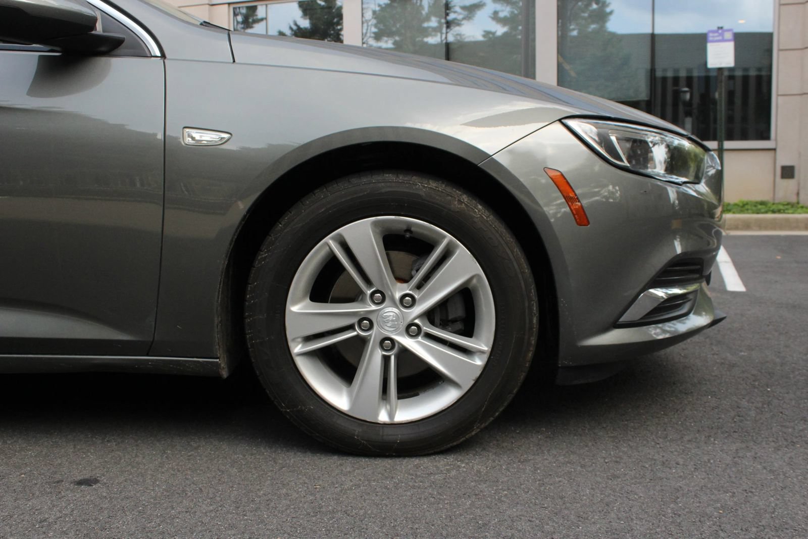 Used 2018 Buick Regal Preferred w/ Sights and Sounds Package FWD image 4