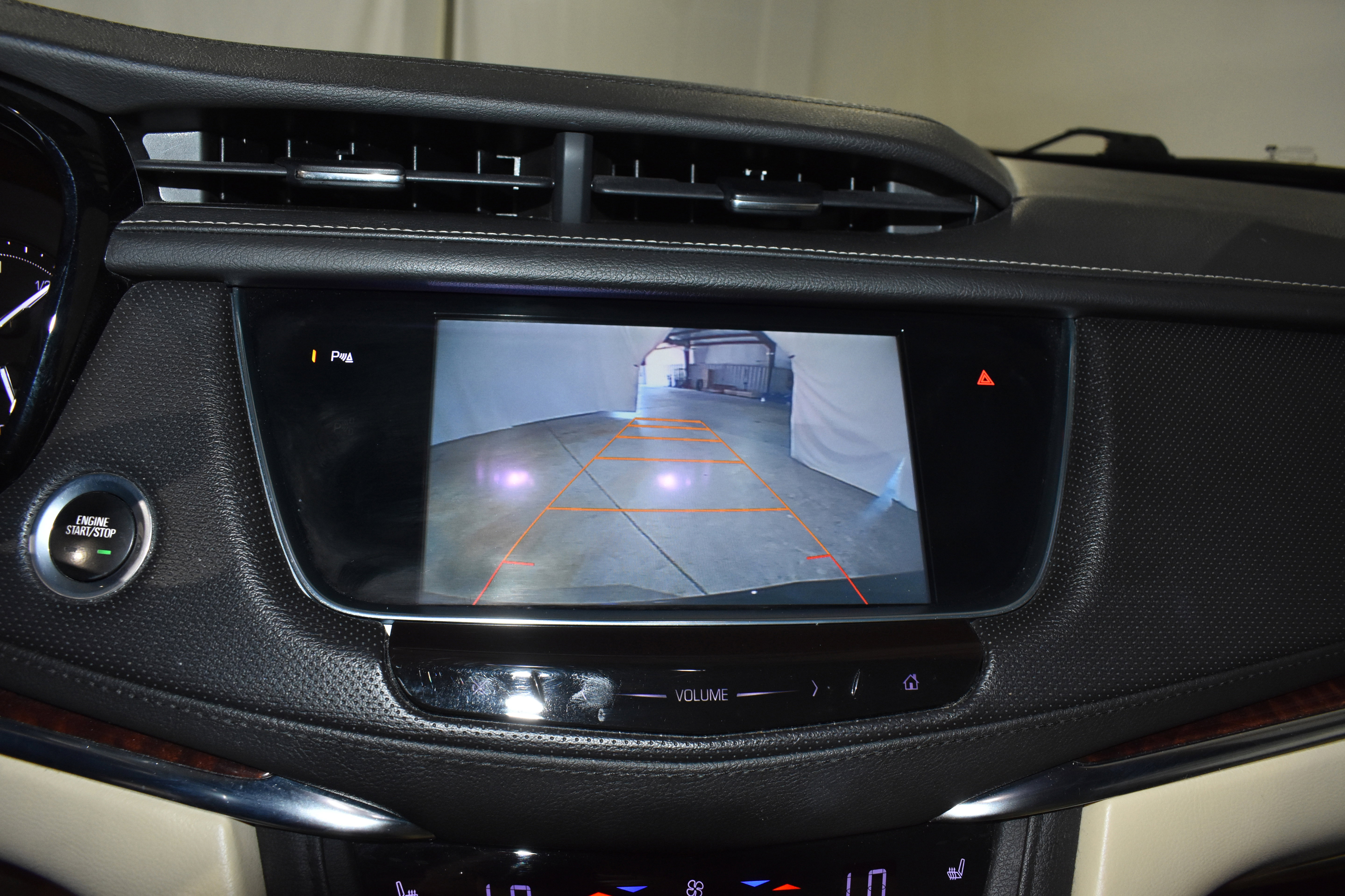 Used 2017 Cadillac XT5 Luxury w/ Driver Awareness Package FWD image 19
