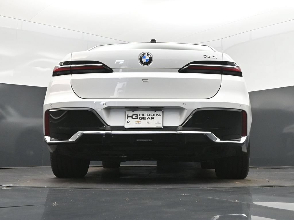 Used 2026 BMW 740i RWD image 41