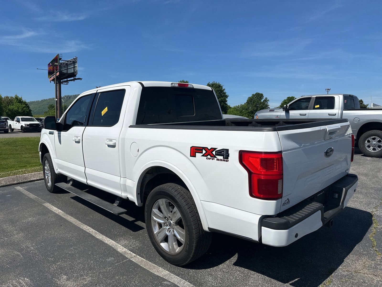 Used 2018 Ford F150 Lariat w/ Equipment Group 502A Luxury AWD/4WD image 4