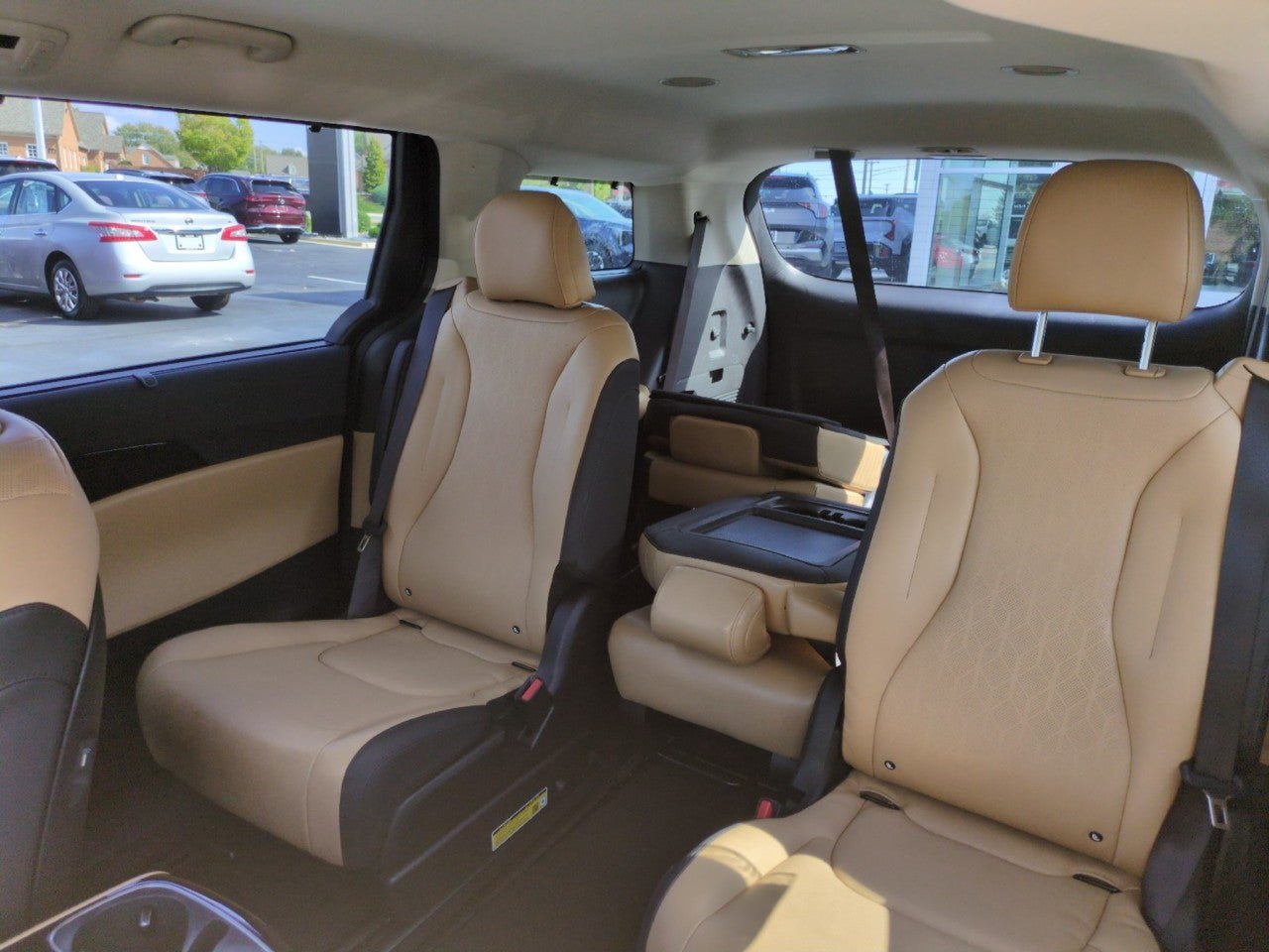 Certified 2024 Kia Carnival EX FWD image 23