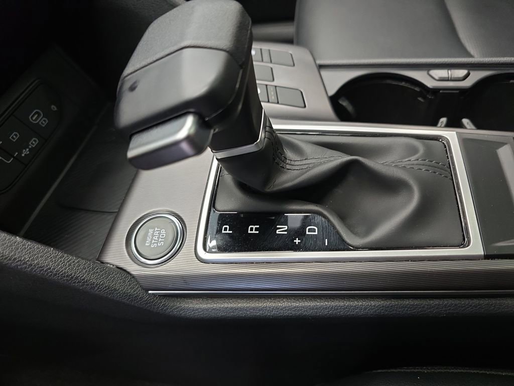 Certified 2026 Kia Sportage EX w/ EX Panorama Roof Package image 33