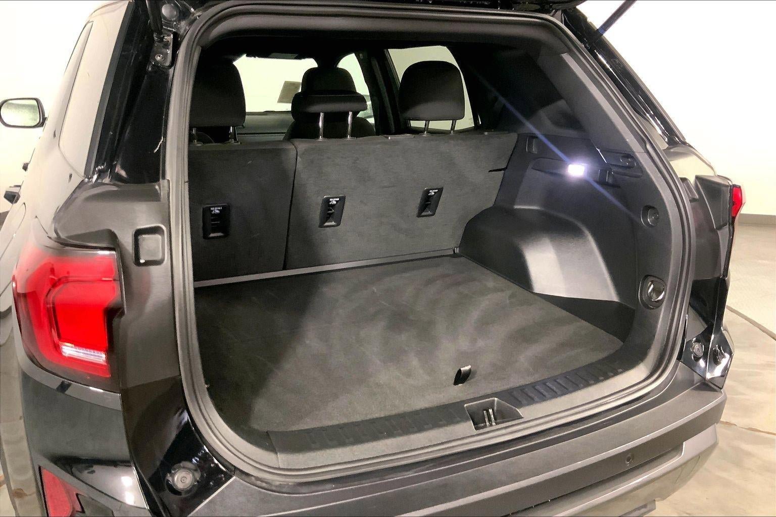 Used 2025 GMC Terrain Elevation AWD/4WD image 4