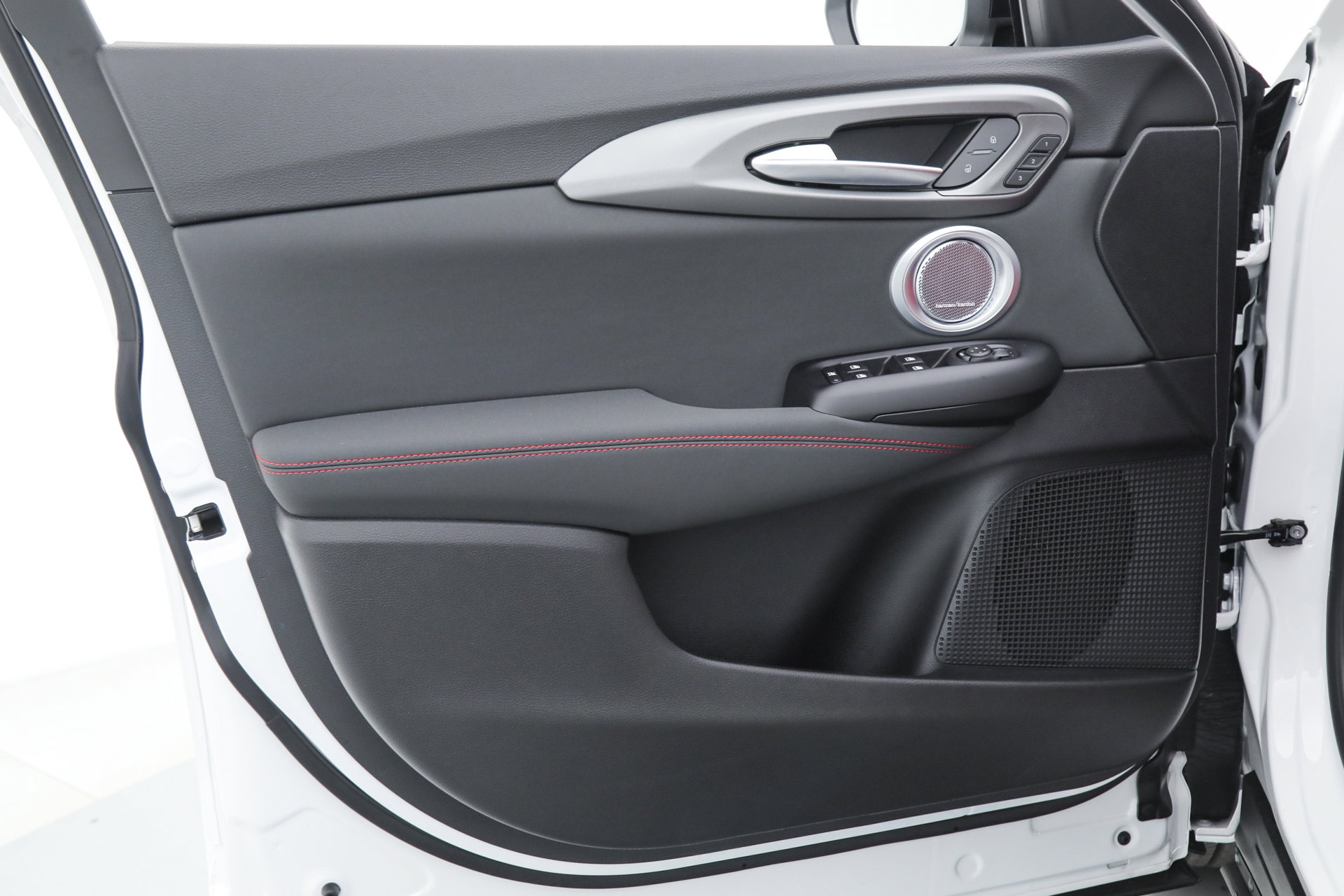 New 2026 Alfa Romeo Tonale Veloce w/ Quick Order Package 23H Volce image 18