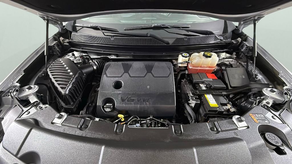 Used 2020 Chevrolet Traverse LT image 35