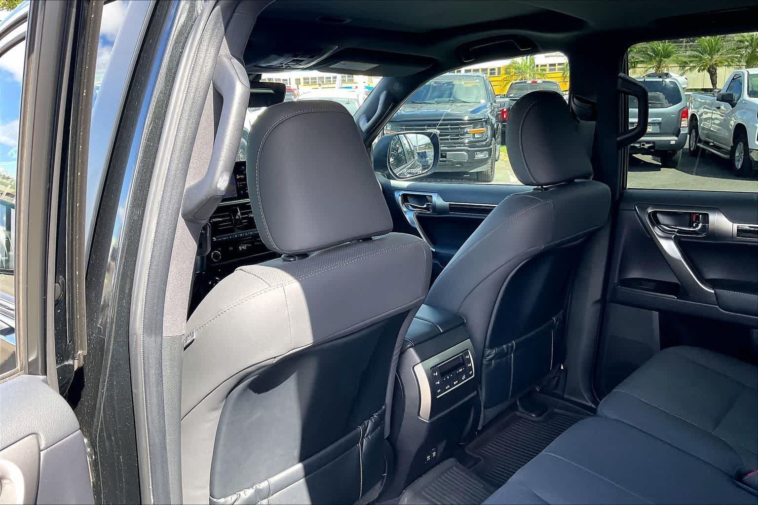 Used 2023 Lexus GX 460 Premium AWD/4WD image 12